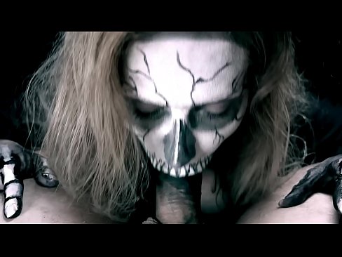 ❤️ Demona knabino suĉanta kokon per sia nigra buŝo kaj glutante kumon. ️ Rusia porno ĉe eo.pornburst.ru ️❤